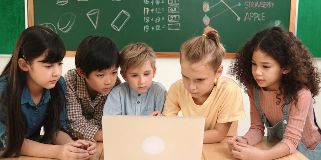 Shutterstock_2586594445-1763310342.jpg What AI Integration Really Looks Like in Today’s Classrooms