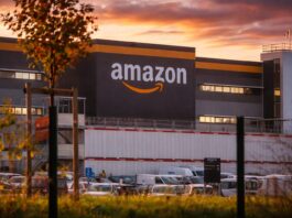 Amazon Stock AMZN Week Ahead Outlook for Dec 22–26 2025: OpenAI Talks, AWS AI Chip Momentum, and a Holiday-Shortened Market
