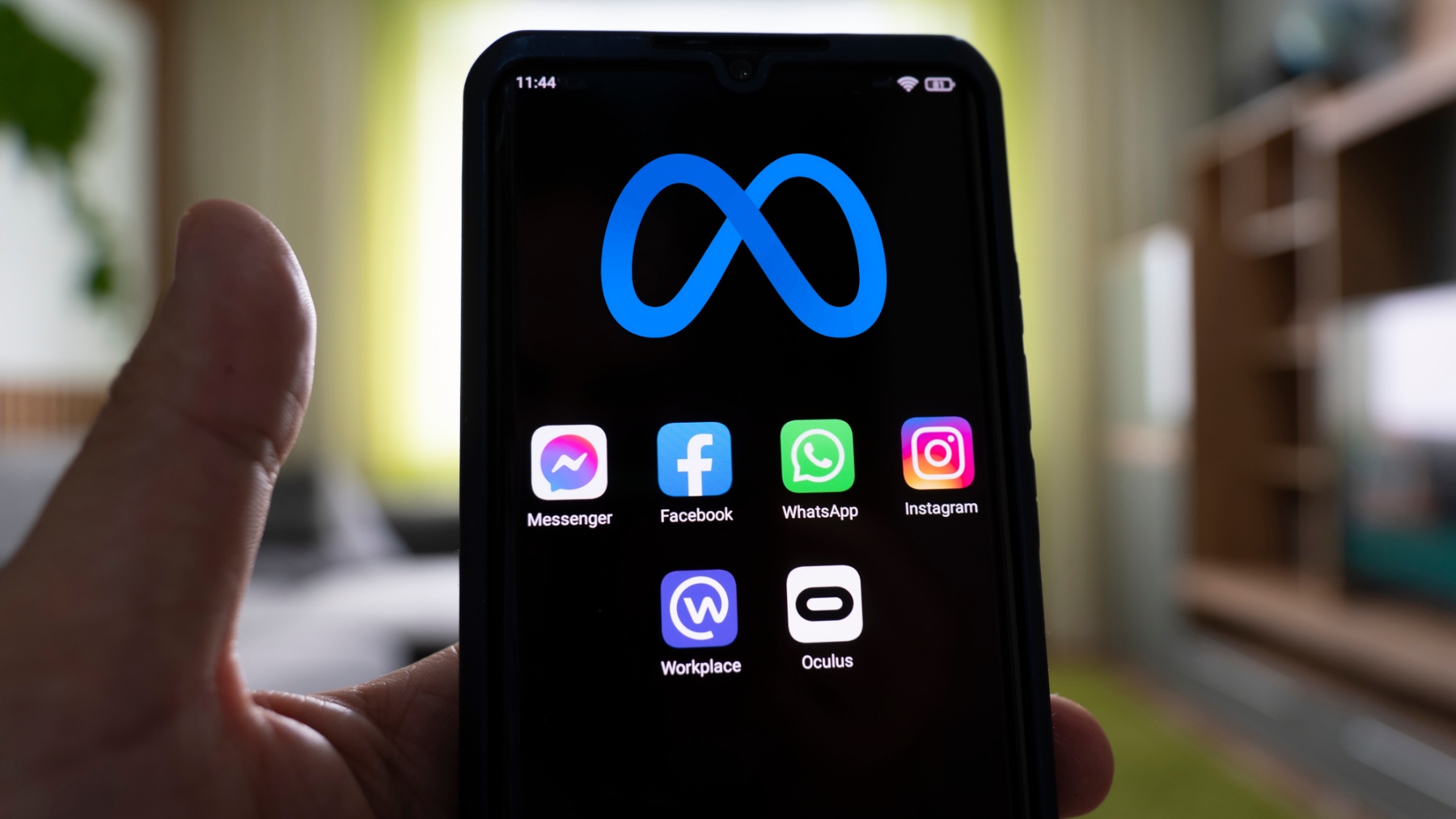 meta-apps-smartphone.jpg Goodbye to ChatGPT on WhatsApp—Meta confirms that AI will stop working on the app from 2026