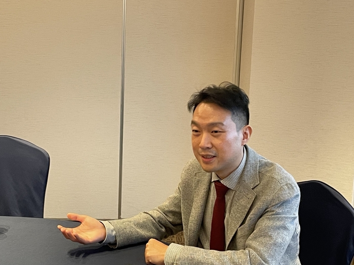 news-p.v1.20251221.1957ebf564bc44058e4041668b9faf5b_P1.jpg Fountain CEO Kim Young-bin is giving a interview with Maeil Business Newspaper at Lotte Hotel in Jung-gu, Seoul, where the "The Agentic Shift: Looking at the Future of Finance" event was held on the 19th. <Photo = Courtesy of Mount>