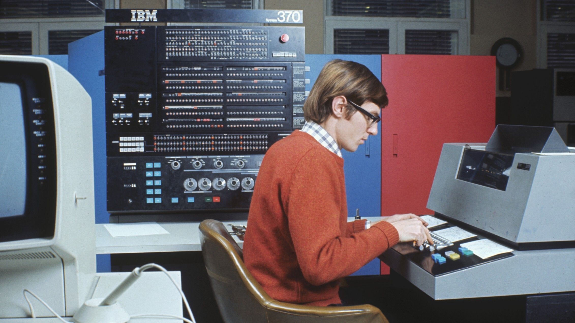 FdMFQdeNn52dwag7FqiUUo-2262-80.jpg Anthropic's new AI tool can write 67-year-old COBOL code, which sends 115-year-old IBM's stock tumbling by 13% — IBM stock has worst day in 26 years, down 25% MoM and counting
