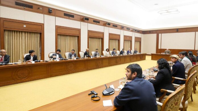 PM Modi Holds AI, Deeptech Roundtable; Stresses Data Governance & Indian-Language AI Tools