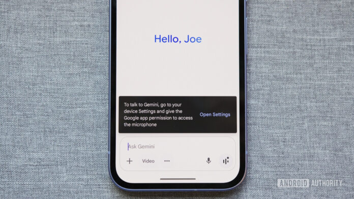 Gemini app with a pop-up warning about missing microphone permissions.