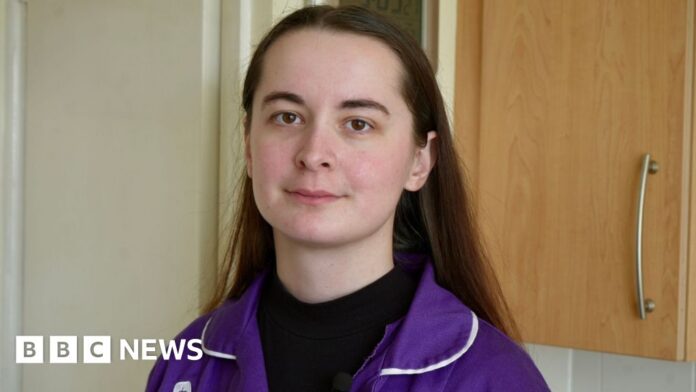 Can an AI recruiter really spot a good carer? - BBC