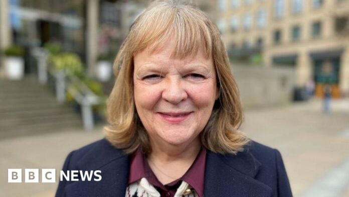 Breast cancer detection 'up by 10% with use of AI' - study - BBC