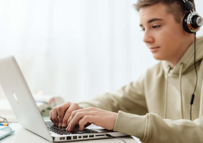 Quizlet launches ChatGPT app for AI study sets