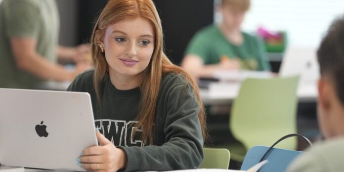 America's math and reading scores collapsed when schools went digital. AI may be a greater threat