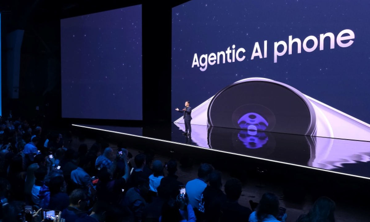 Samsung-AI-phone-1.png Samsung, Perplexity Push Agentic Tools Into Phones and the Cloud