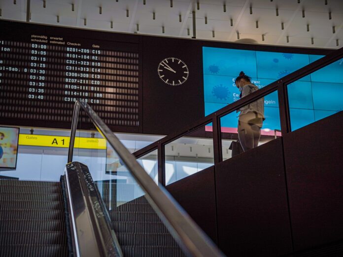 Flying in the Digital Age: How Apps and AI Are Reshaping Travel - Travel Radar