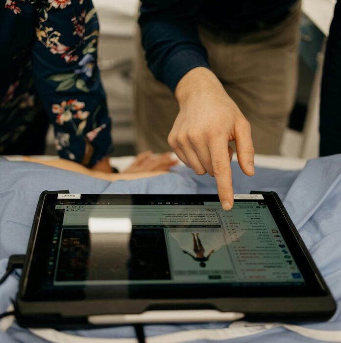 George Mason College of Public Health students learn AI implementation and management in graduate-level health administration course