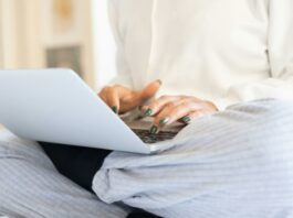 Compare ChatGPT, Gemini, and more side by side with this AI tool