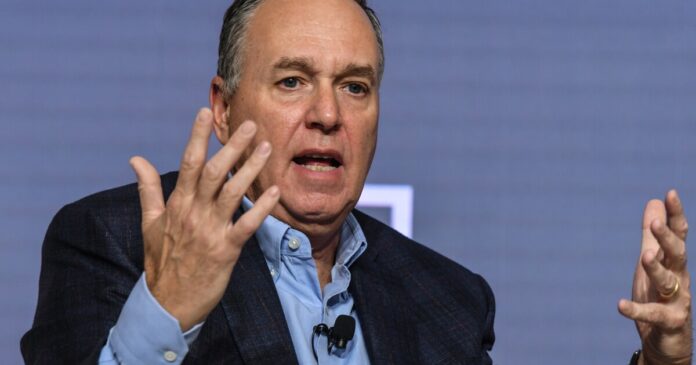 Amex adds new card, AI tools for businesses | PaymentsSource