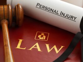 A Los Angeles personal injury lawyer can do an extensive case review on your behalf. (PHOTO: Claim Accident Services/Pixabay )